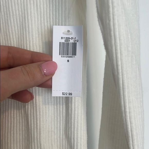 White Ribbed Turtleneck Top - Picture 3 of 4